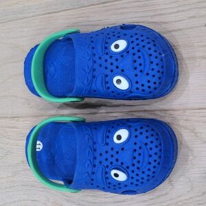 Foam Kids Shoes smiley face blue unbranded size 11 EU 28